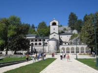 https://cdn.globtourmontenegro.com/inc/img/cities/thumbs/4869-visit_town_cetinje_montenegro.jpg