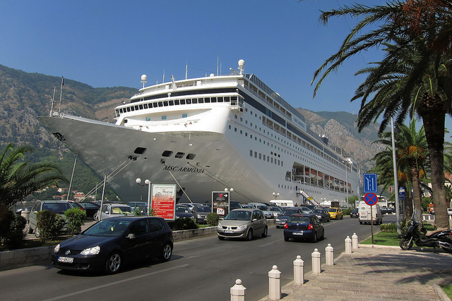 <div>Cruise handling in Montenegro</div>
